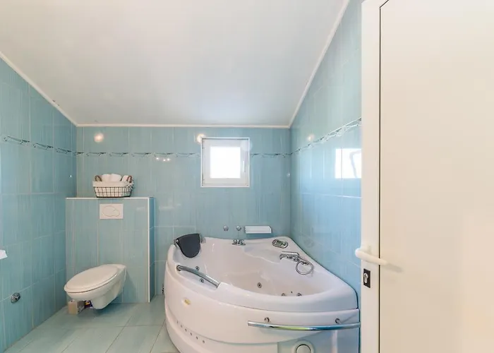 Crowonder Sun&fun House With Large Swimming Pool, Playroom And Garden Διαμέρισμα Bibinje