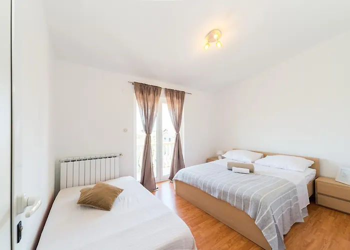 Crowonder Sun&fun House With Large Swimming Pool, Playroom And Garden Διαμέρισμα
