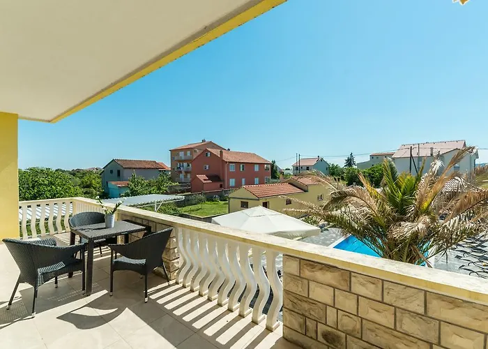 Crowonder Sun&fun House With Large Swimming Pool, Playroom And Garden 아파트