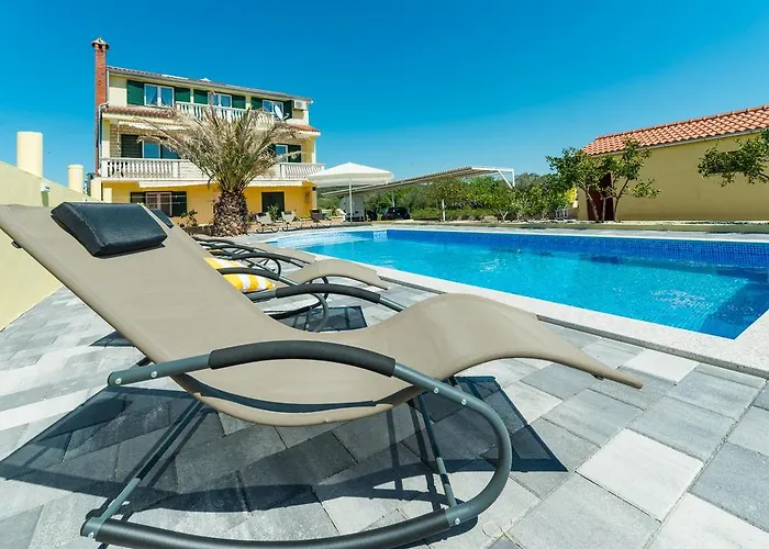 아파트 Crowonder Sun&fun House With Large Swimming Pool, Playroom And Garden *