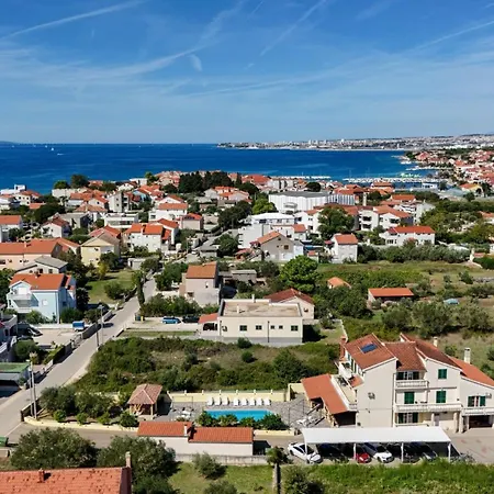 Apartment Crowonder Sun&fun House With Large Swimming Pool, Playroom And Garden *