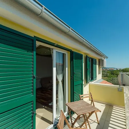 Crowonder Sun&fun House With Large Swimming Pool, Playroom And Garden * Bibinje