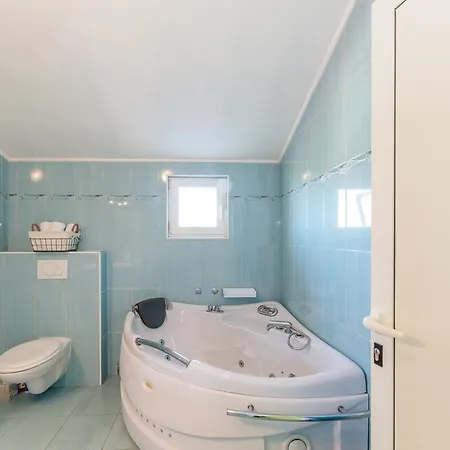 Crowonder Sun&fun House With Large Swimming Pool, Playroom And Garden Apartment Bibinje
