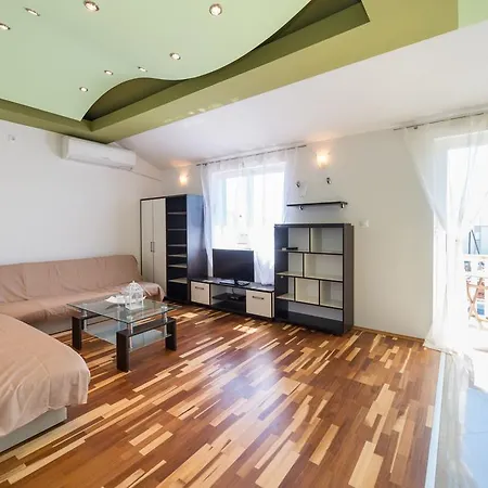 Apartment Crowonder Sun&fun House With Large Swimming Pool, Playroom And Garden *