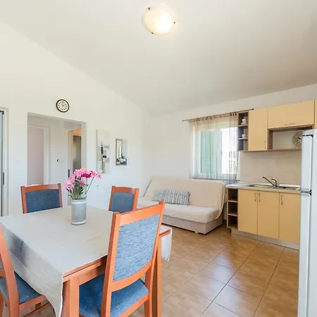 Apartment Crowonder Sun&fun House With Large Swimming Pool, Playroom And Garden