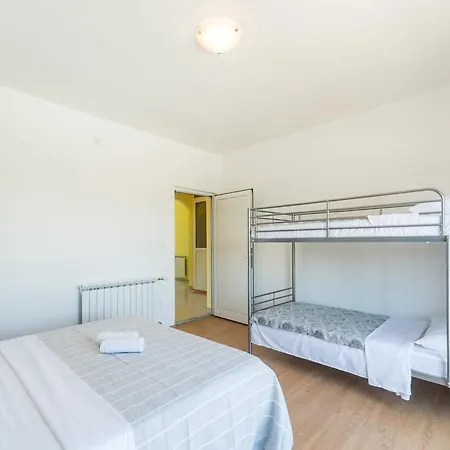 Crowonder Sun&fun House With Large Swimming Pool, Playroom And Garden Apartment Bibinje
